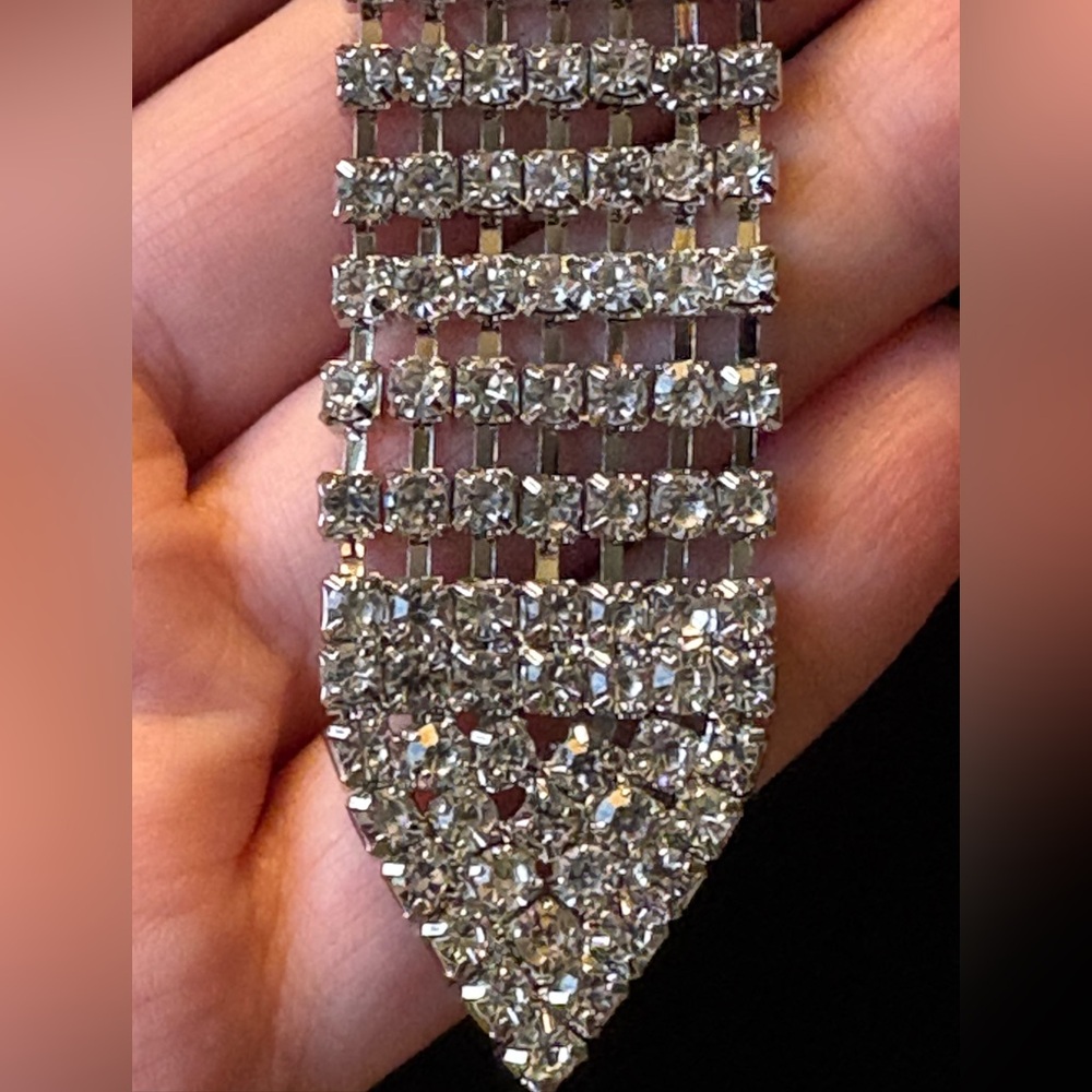 Rhinestone Necktie Necklace - Picture 4 of 5